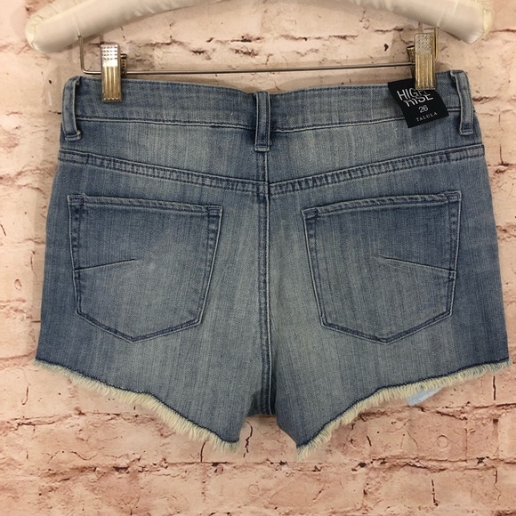 NWT Aritzia Talula Jean Shorts - Picture 4 of 6